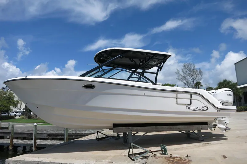 Slide: The Image of Robalo R317 Dual Console 2025 - 2