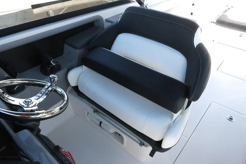 Slide: The Image of Robalo R317 Dual Console 2025 - 20