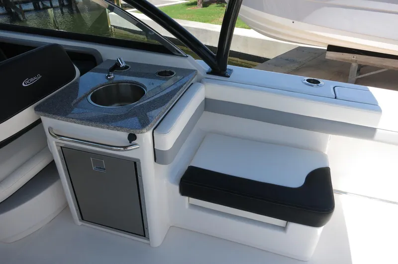 Slide: The Image of Robalo R317 Dual Console 2025 - 29