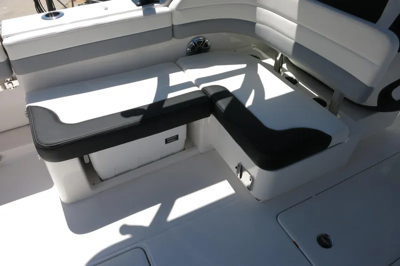 Slide: The Image of Robalo R317 Dual Console 2025 - 31