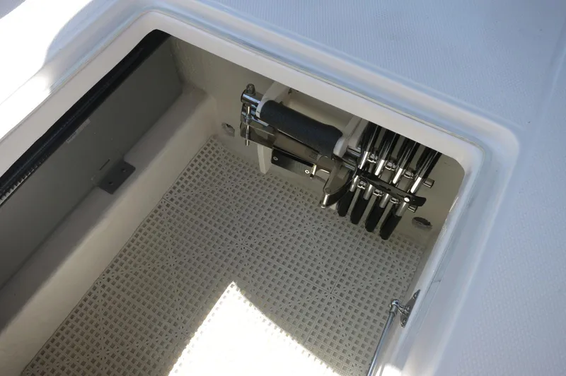 Slide: The Image of Robalo R317 Dual Console 2025 - 38