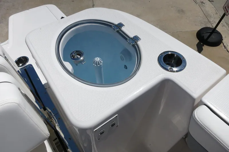 Slide: The Image of Robalo R317 Dual Console 2025 - 40