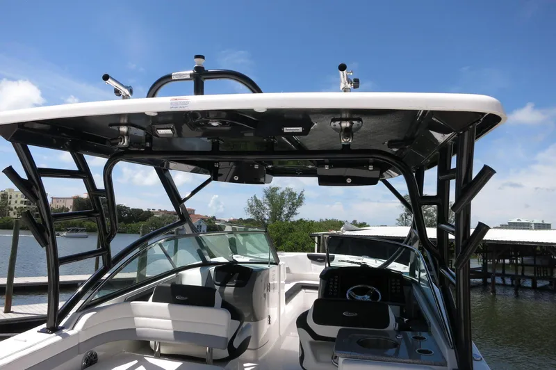 Slide: The Image of Robalo R317 Dual Console 2025 - 48