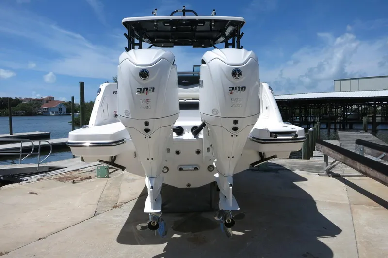 Slide: The Image of Robalo R317 Dual Console 2025 - 6