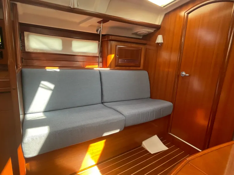 Slide: The Image of Beneteau 423 2006 - 27
