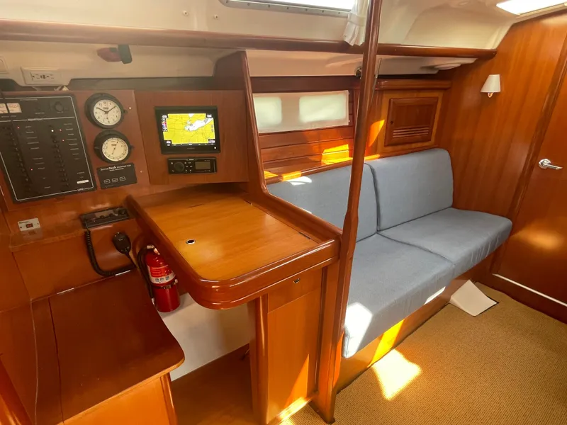 Slide: The Image of Beneteau 423 2006 - 28