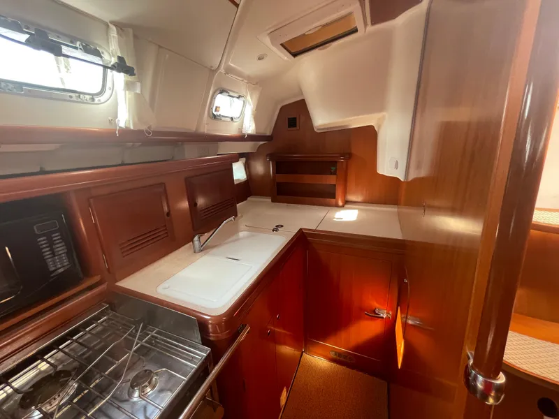 Slide: The Image of Beneteau 423 2006 - 29