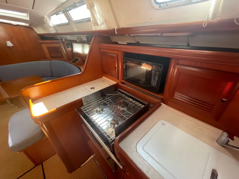 Slide: The Image of Beneteau 423 2006 - 30