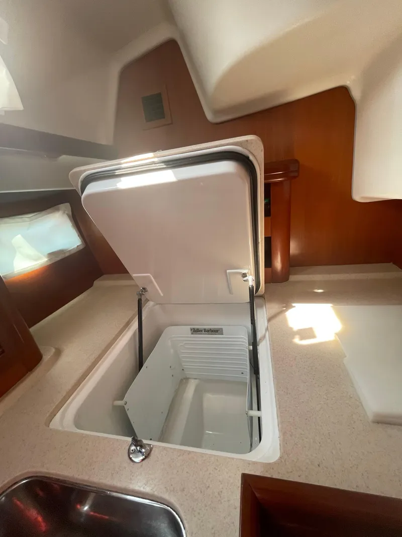 Slide: The Image of Beneteau 423 2006 - 33