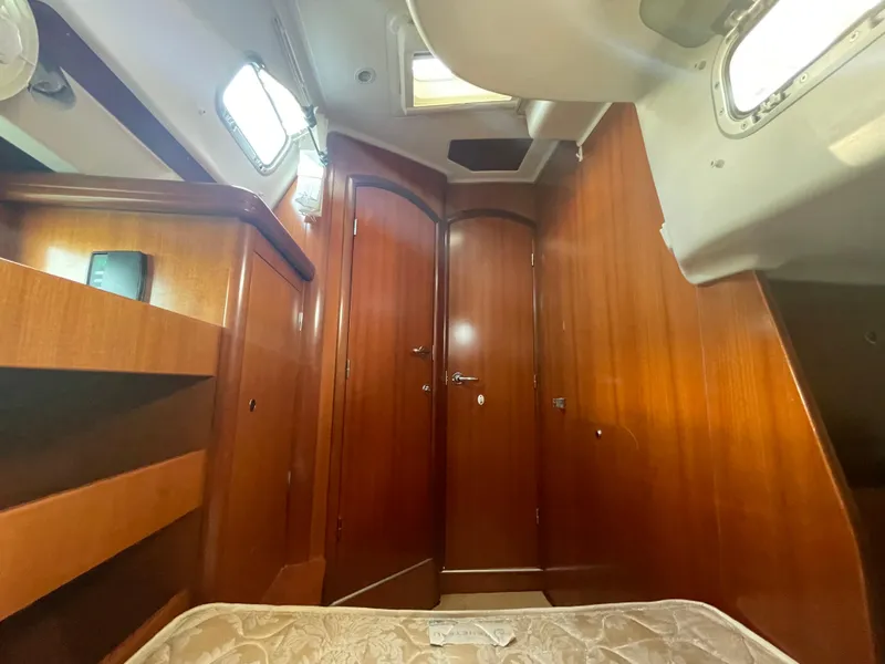 Slide: The Image of Beneteau 423 2006 - 35