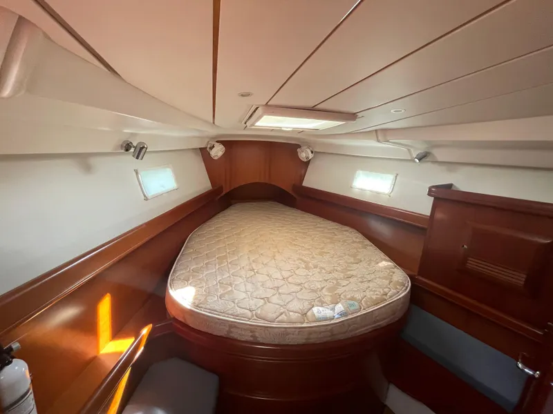 Slide: The Image of Beneteau 423 2006 - 39