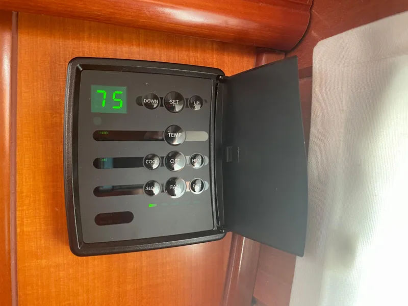 Slide: The Image of Beneteau 423 2006 - 42