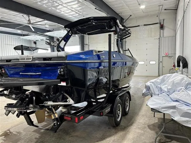 Slide: The Image of Supreme S220 2024 - 12