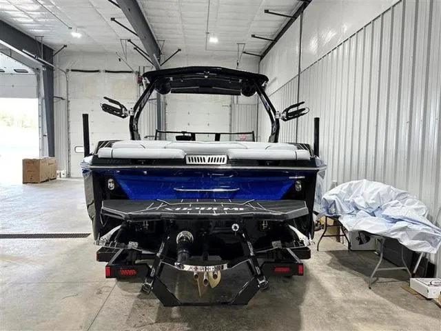 Slide: The Image of Supreme S220 2024 - 17