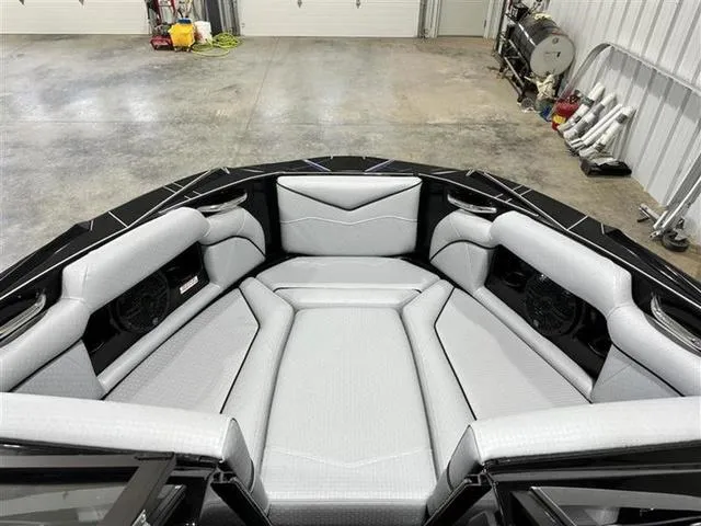 Slide: The Image of Supreme S220 2024 - 5