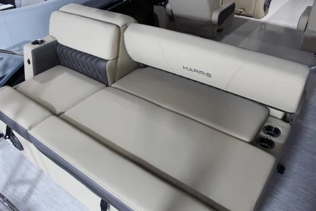 Slide: The Image of Harris 230 Sunliner SLDH 2024 - 17