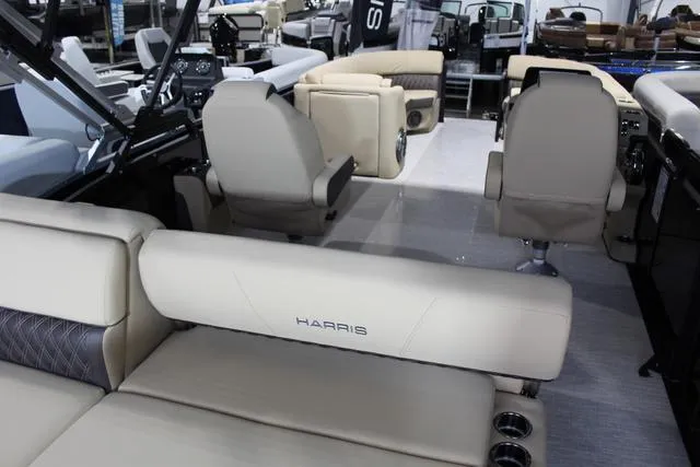 Slide: The Image of Harris 230 Sunliner SLDH 2024 - 18