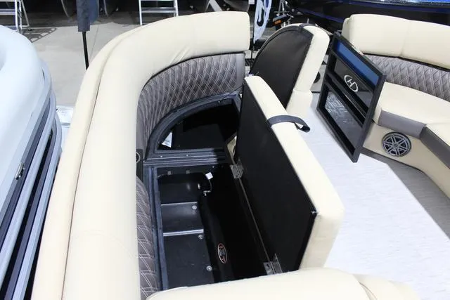 Slide: The Image of Harris 230 Sunliner SLDH 2024 - 6