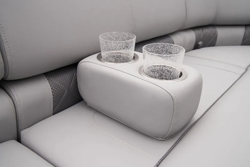 Slide: The Image of Regency 250 LE3 Sport 2024 - 25