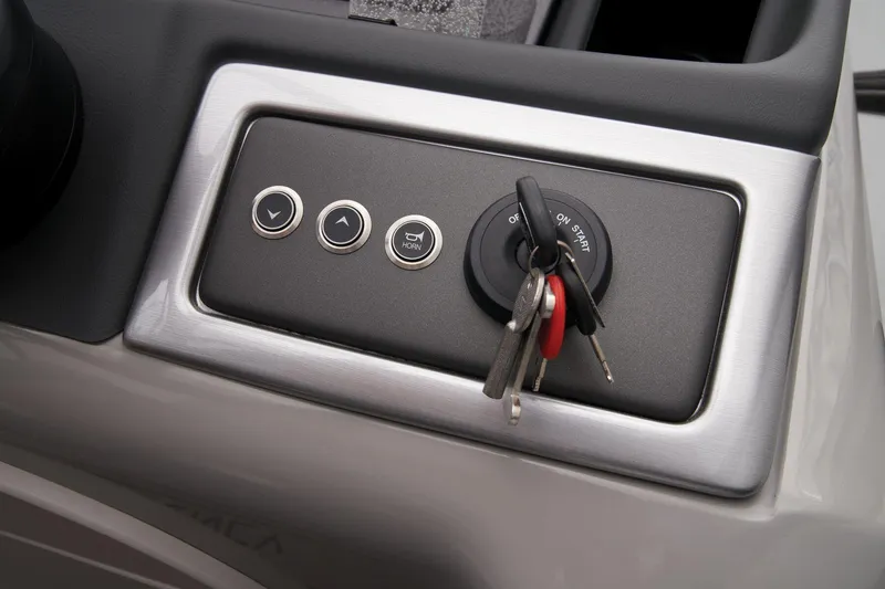 Slide: The Image of Regency 250 LE3 Sport 2024 - 45