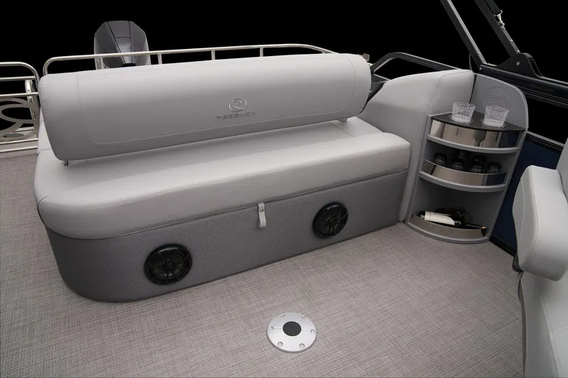 Slide: The Image of Regency 250 LE3 Sport 2024 - 53