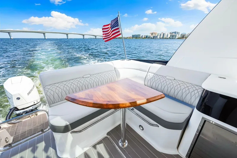 Slide: The Image of 2022 Sea Ray 370 Sundancer  - 24