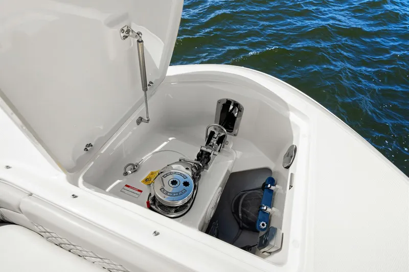 Slide: The Image of 2022 Sea Ray 370 Sundancer  - 28