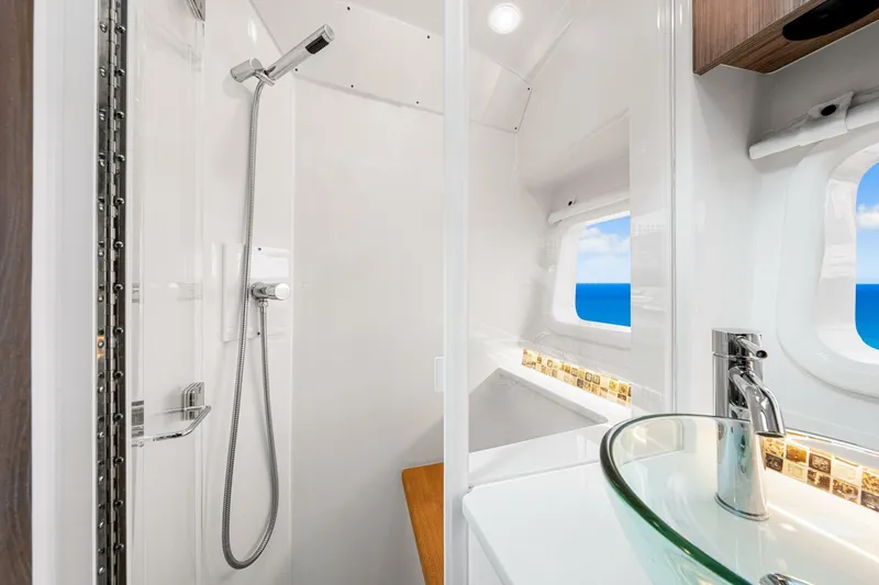 Slide: The Image of 2022 Sea Ray 370 Sundancer  - 42