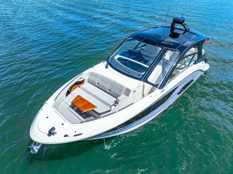 Slide: The Image of 2022 Sea Ray 370 Sundancer  - 50