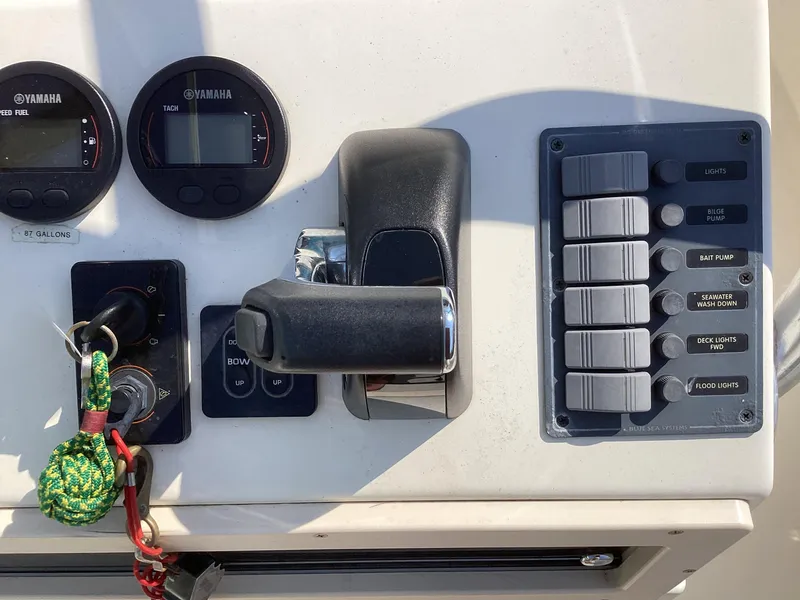 Slide: The Image of Control panel of 2007 Jones Brothers 23 Cape Fisherman boat with Yamaha gauges. - 5