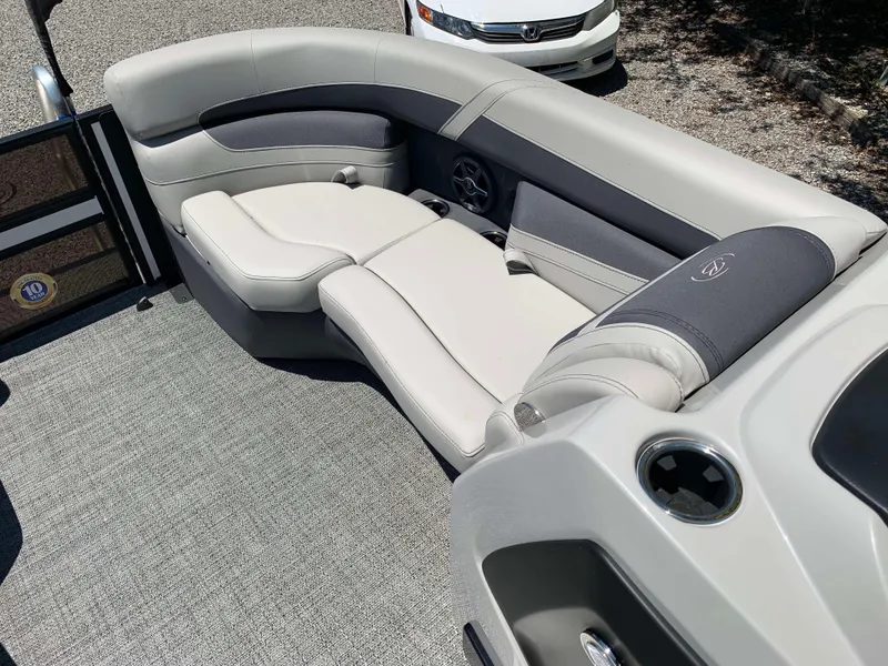 Slide: The Image of Barletta Cabrio 20UC 2025 - 9