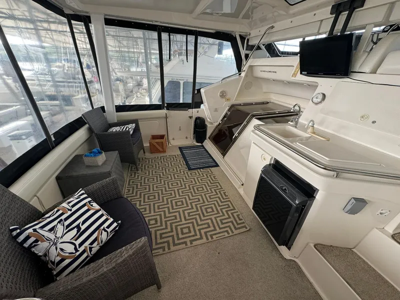 Slide: The Image of Silverton 372 Motor Yacht 1998 - 37