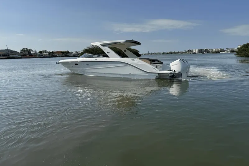 Slide: The Image of Sea Ray SLX 310 Outboard 2025 - 10