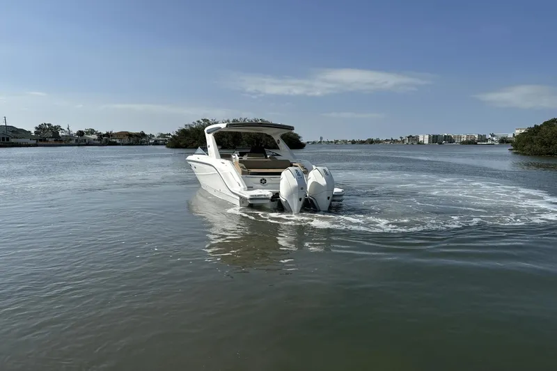 Slide: The Image of Sea Ray SLX 310 Outboard 2025 - 11