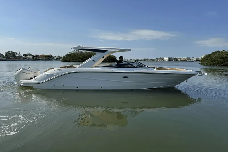 Slide: The Image of Sea Ray SLX 310 Outboard 2025 - 2