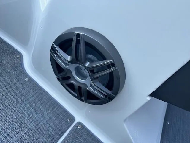 Slide: The Image of Speaker on 2018 Bayliner VR6 Bowrider I/O boat interior. - 13