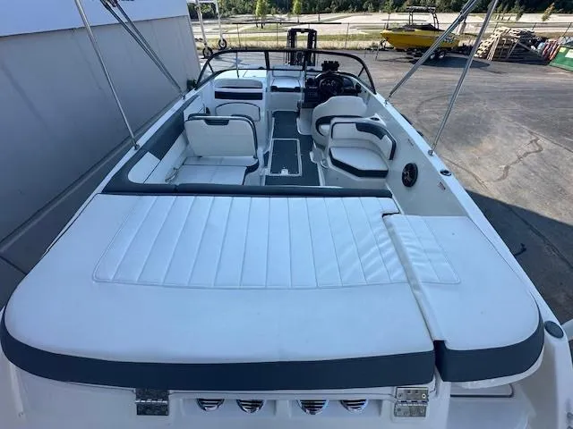 Slide: The Image of 2018 Bayliner VR6 Bowrider I/O with spacious seating and sleek design. - 4