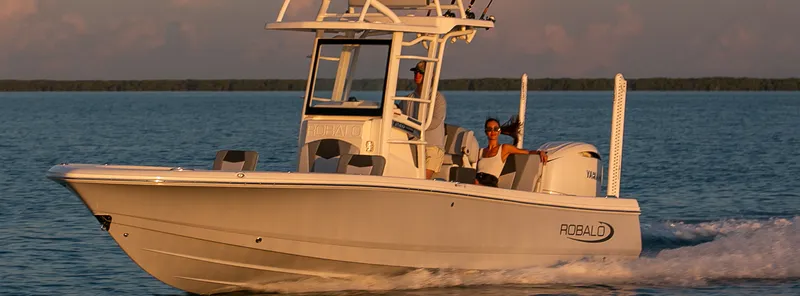 The Image of Robalo 246 Cayman Sky Deck 2026 - 0