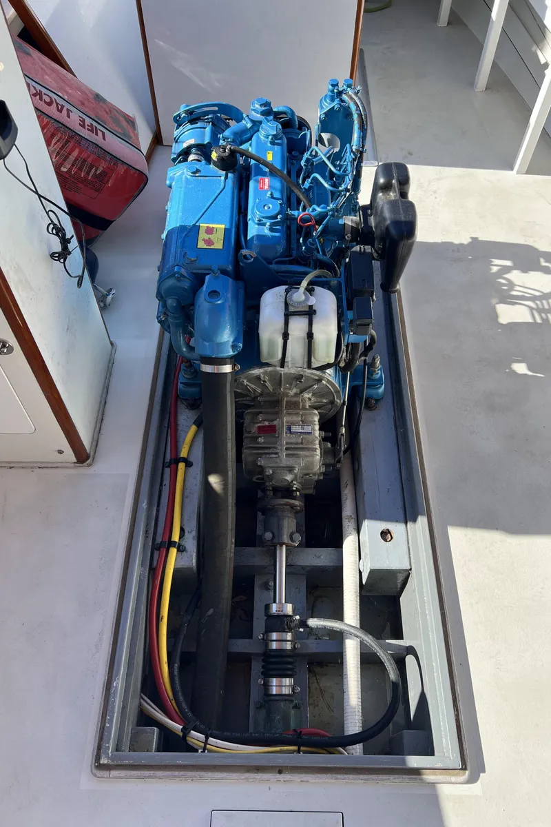 Slide: The Image of 22 ft Hinckley Launch Engine - 11