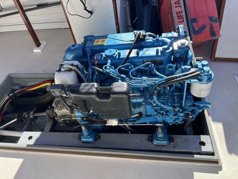 Slide: The Image of 22 ft Hinckley Launch Engine - 9