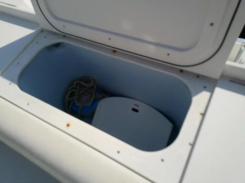 Slide: The Image of Trophy 2503 Center Console 2004 - 55