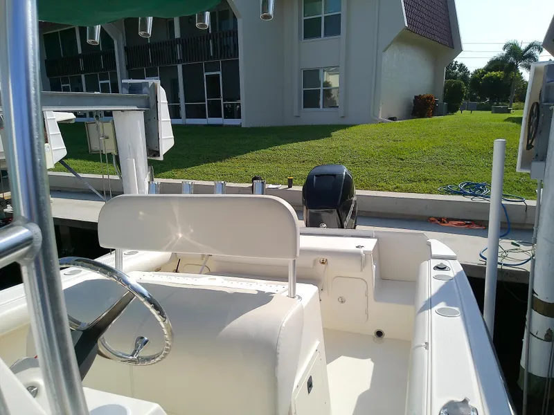 Slide: The Image of Trophy 2503 Center Console 2004 - 64