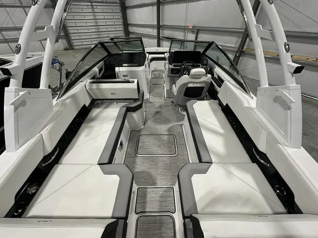 Slide: The Image of Cobalt R6 Outboard 2024 - 10