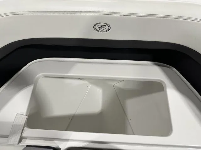 Slide: The Image of Cobalt R6 Outboard 2024 - 17