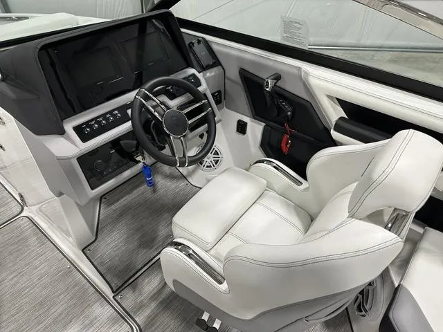 Slide: The Image of Cobalt R6 Outboard 2024 - 25