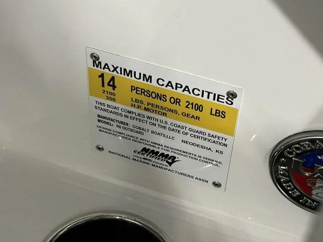 Slide: The Image of Cobalt R6 Outboard 2024 - 33