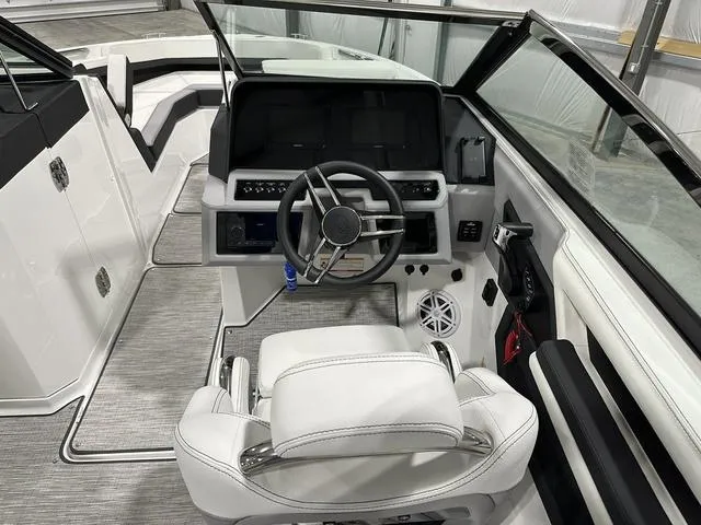 Slide: The Image of Cobalt R6 Outboard 2024 - 34