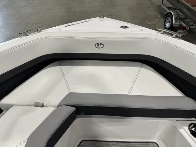 Slide: The Image of Cobalt R8 Outboard 2024 - 18