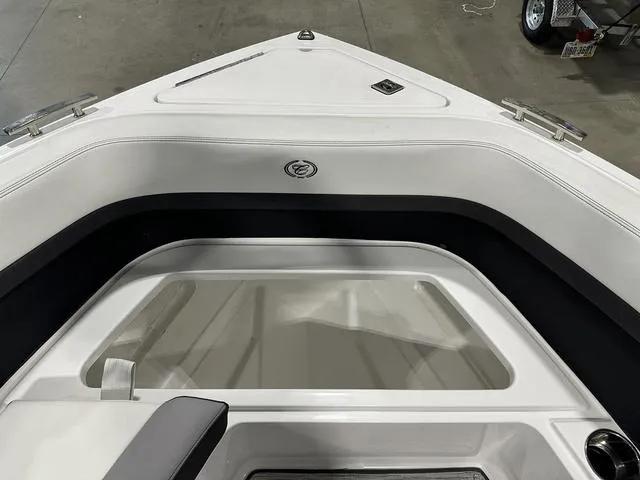 Slide: The Image of Cobalt R8 Outboard 2024 - 21