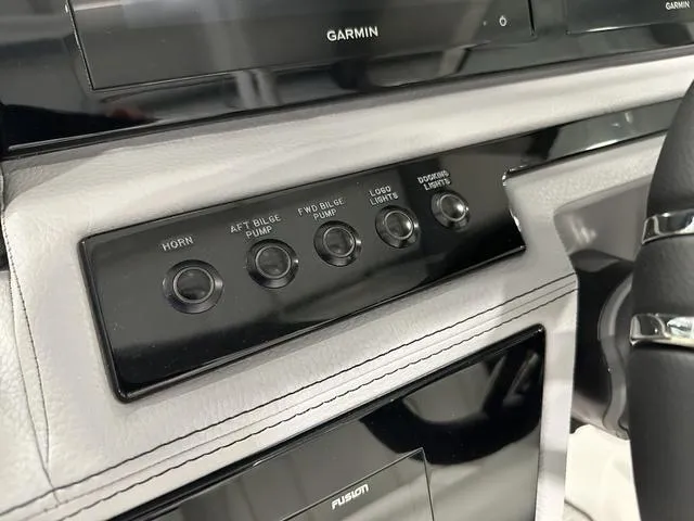 Slide: The Image of Cobalt R8 Outboard 2024 - 31